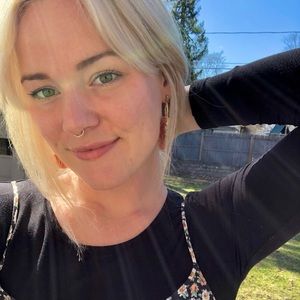 Meet your Posher, Farrah